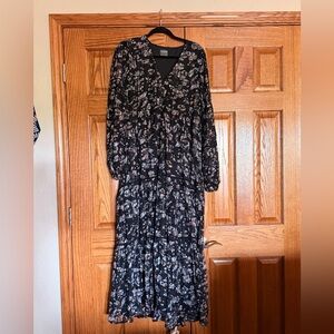 ARULA Black Floral Maxi Dress with V-Neck Long Sleeve